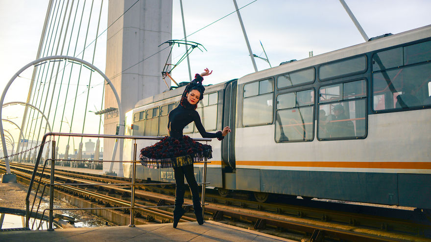 Urban Swan: I Photographed A Ballerina In The Streets Of Romania