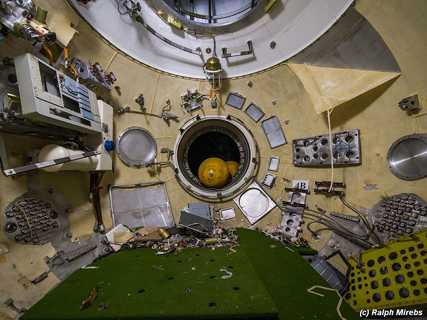 abandoned-soviet-space-shuttle-hangar-buran-baikonur-cosmodrome-kazakhstan-ralph-mirebs-11 abandoned-soviet-space-shuttle-hangar-buran-baikonur-cosmodrome-kazakhstan-ralph-mirebs-11