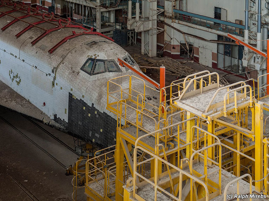 abandoned-soviet-space-shuttle-hangar-buran-baikonur-cosmodrome-kazakhstan-ralph-mirebs-22 abandoned-soviet-space-shuttle-hangar-buran-baikonur-cosmodrome-kazakhstan-ralph-mirebs-22