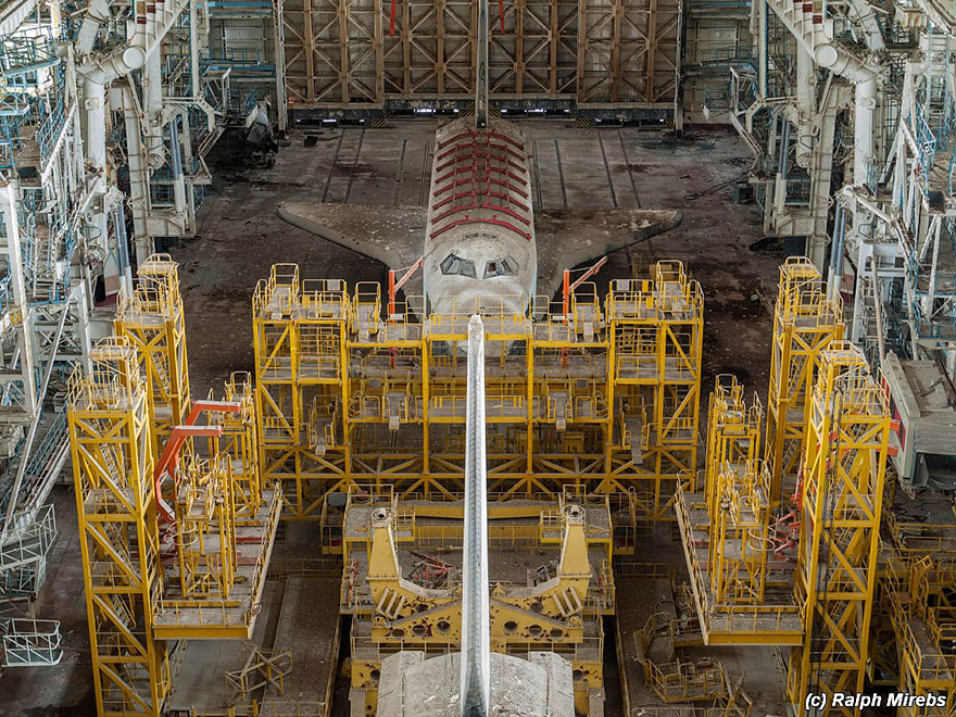abandoned-soviet-space-shuttle-hangar-buran-baikonur-cosmodrome-kazakhstan-ralph-mirebs-3
