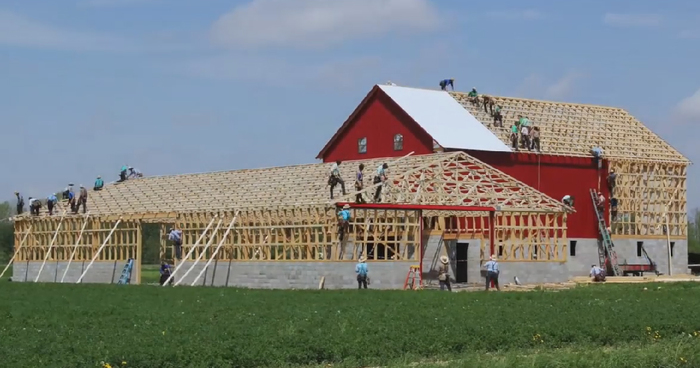 Mesmerizing Timelapse Shows How The Amish Build A Barn In Less Than 10 Hours