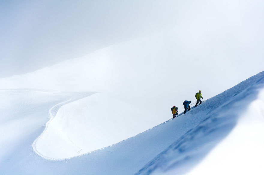 A Postcard With Adrenaline: I Photograph People Climbing In The Alps