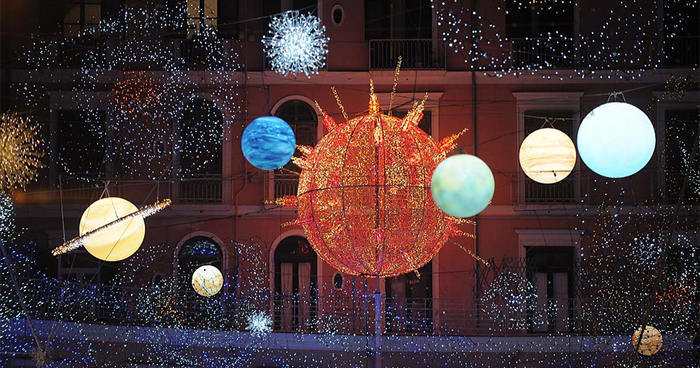 Share Pictures Of Christmas Lights From Around The World