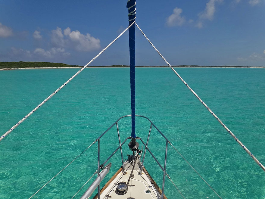 couple-sells-everything-travels-world-cat-matt-jessica-johnson-4 couple-sells-everything-travels-world-cat-matt-jessica-johnson-4