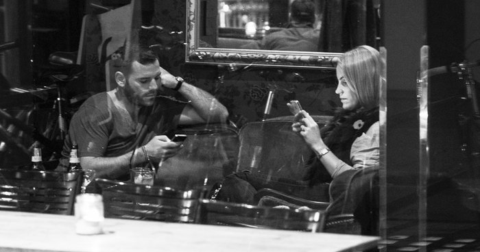The Death Of Conversation: I Photograph People Obsessed With Their Smartphones