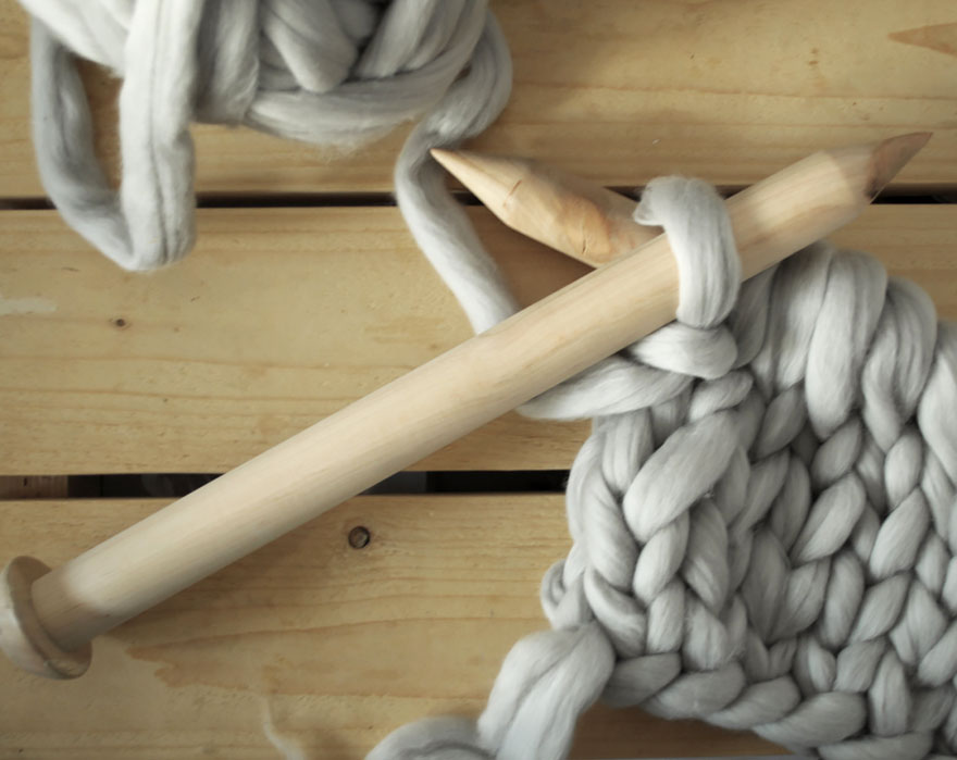 giant-super-chunky-wool-knitwear-blankets-anna-mo-11