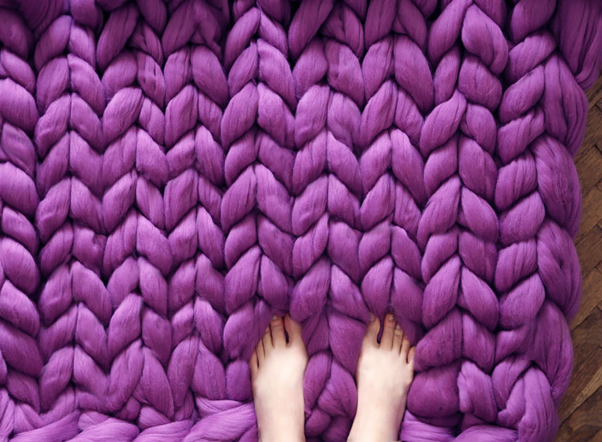 giant-super-chunky-wool-knitwear-blankets-anna-mo-9 giant-super-chunky-wool-knitwear-blankets-anna-mo-9
