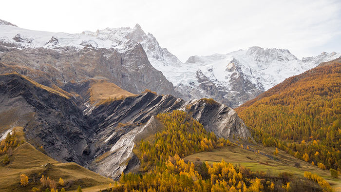 La Clarée: The Amazing ‘Golden Valley’ In France Becomes Hiking Heaven In Autumn
