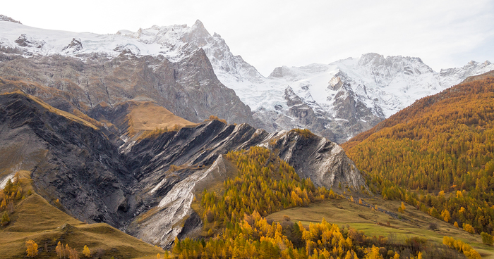 La Clarée: The Amazing ‘Golden Valley’ In France Becomes Hiking Heaven In Autumn