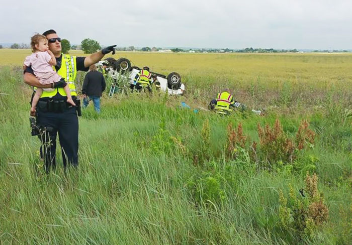 Police Officer Distracts Little Girl After Father Dies In Tragic Car Accident