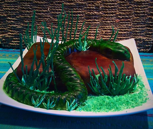 Snake Cake
