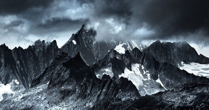 I Photographed Mountains That Look Like Mordor From The Lord Of The Rings