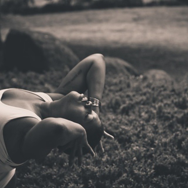 plus-sized-yoga-jessamyn-stanley-6 plus-sized-yoga-jessamyn-stanley-6