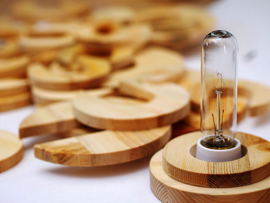 DIY Shape-Shifting Lamp That You Can Flip, Swirl And Arrange However You Want DIY Shape-Shifting Lamp That You Can Flip, Swirl And Arrange However You Want