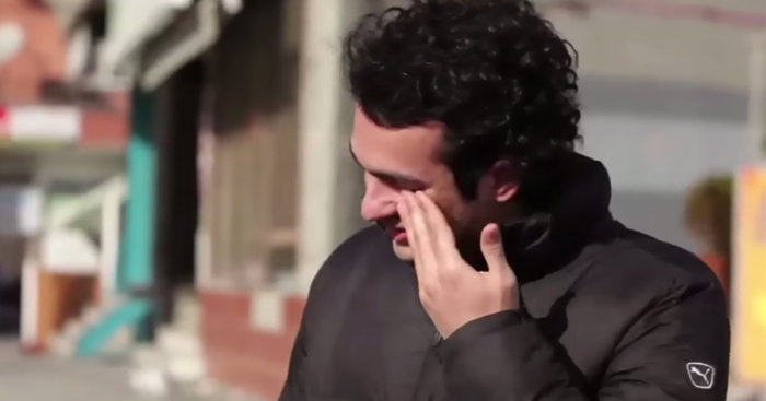 Entire Neighbourhood Secretly Learns Sign Language To Surprise Deaf Neighbor