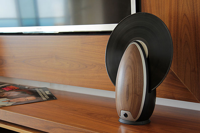 vertical-vinyl-record-player-toc-roy-harpaz-5 vertical-vinyl-record-player-toc-roy-harpaz-5
