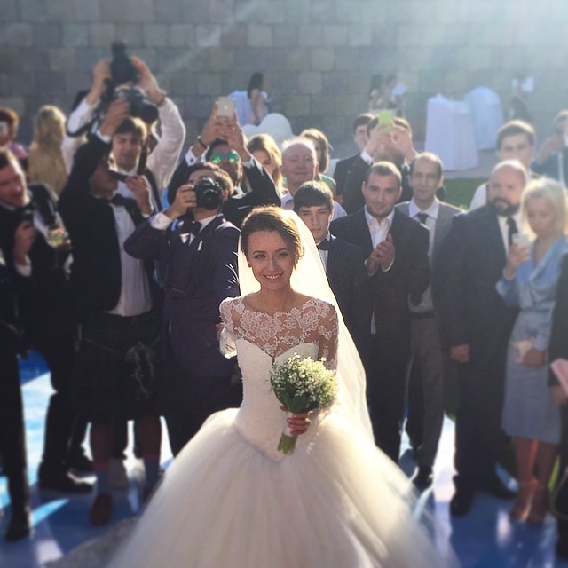 wedding-photos-follow-me-to-couple-murad-osmann-natalia-zakharova-23