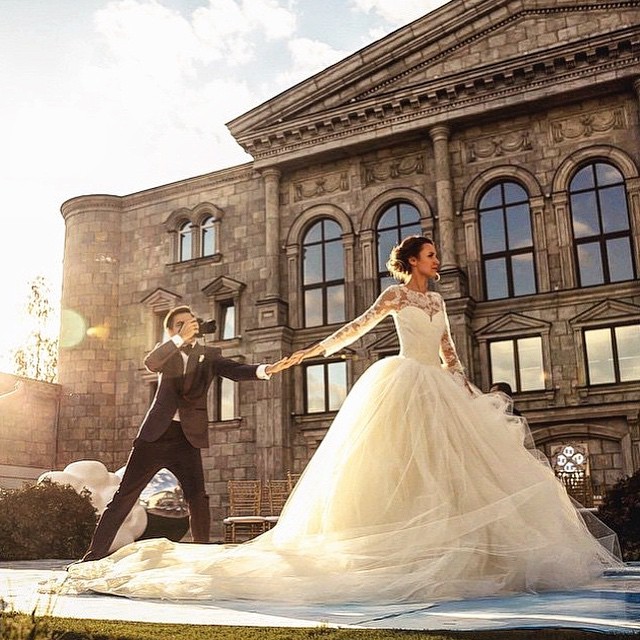 wedding-photos-follow-me-to-couple-murad-osmann-natalia-zakharova-3