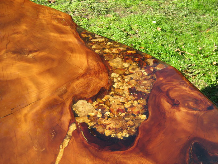 Artists Fill Tables' Cracks With Sea Shells, Stones And Starfish