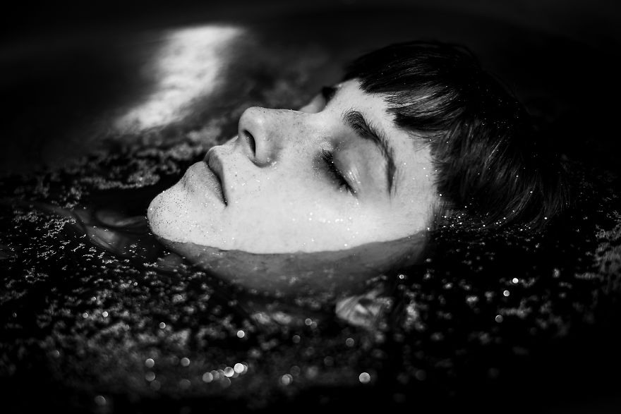 I Photograph Beautiful Women With Their Eyes Shut I Photograph Beautiful Women With Their Eyes Shut