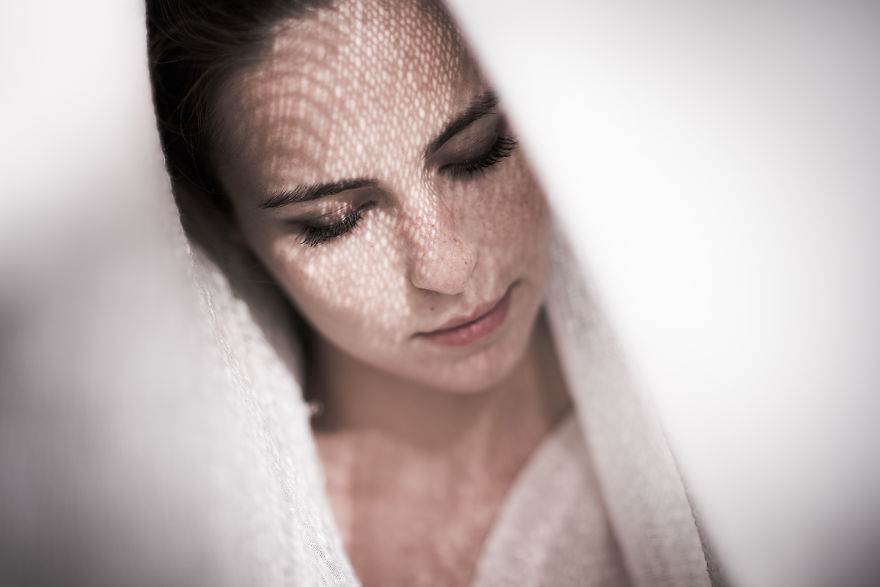 I Photograph Beautiful Women With Their Eyes Shut I Photograph Beautiful Women With Their Eyes Shut