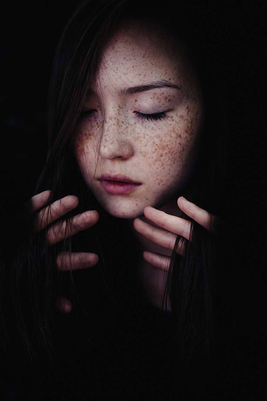 I Photograph Beautiful Women With Their Eyes Shut