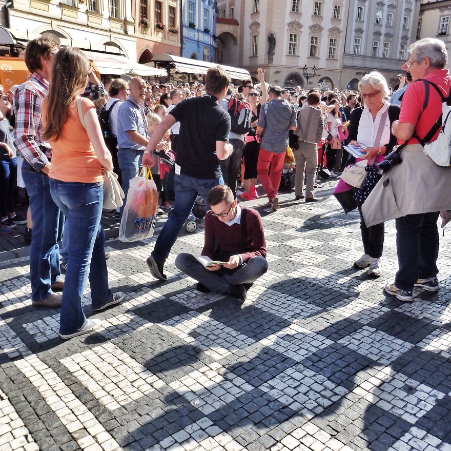 I Show People They Can Read Books Anywhere And Anytime (Part 2) I Show People They Can Read Books Anywhere And Anytime (Part 2)