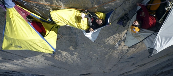 20 Crazy Places People Hang Out In Hammocks 20 Crazy Places People Hang Out In Hammocks