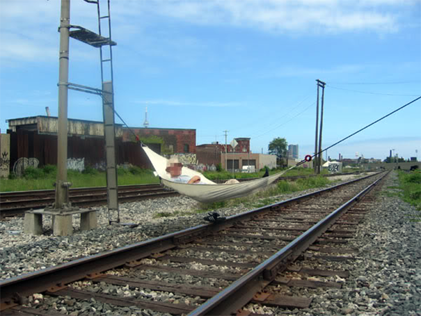 20 Crazy Places People Hang Out In Hammocks 20 Crazy Places People Hang Out In Hammocks