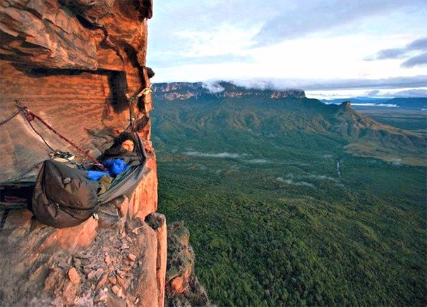 20 Crazy Places People Hang Out In Hammocks 20 Crazy Places People Hang Out In Hammocks