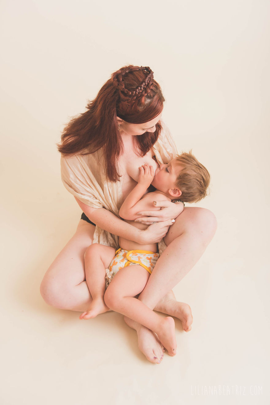 I Photograph Women's Bodies After They've Given Birth To Show What Motherhood Really Looks Like