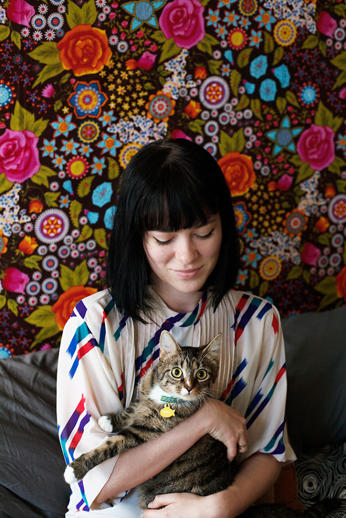 I Photograph Girls And Their Adopted Cats I Photograph Girls And Their Adopted Cats