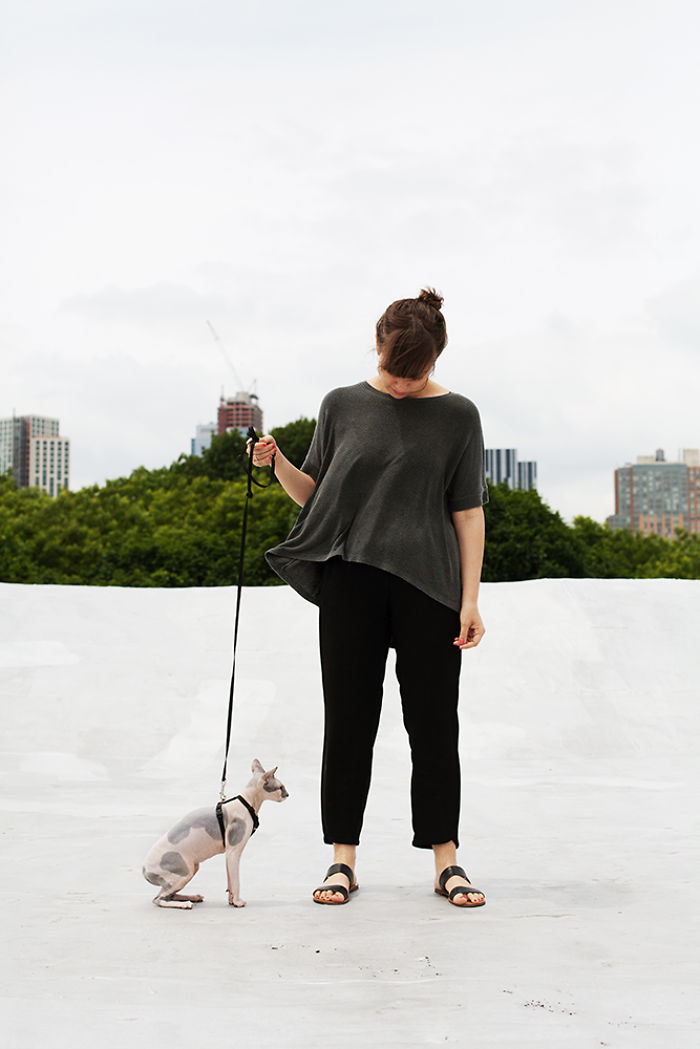 I Photograph Girls And Their Adopted Cats I Photograph Girls And Their Adopted Cats