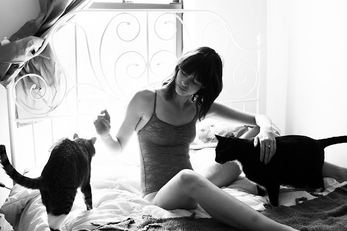 I Photograph Girls And Their Adopted Cats I Photograph Girls And Their Adopted Cats