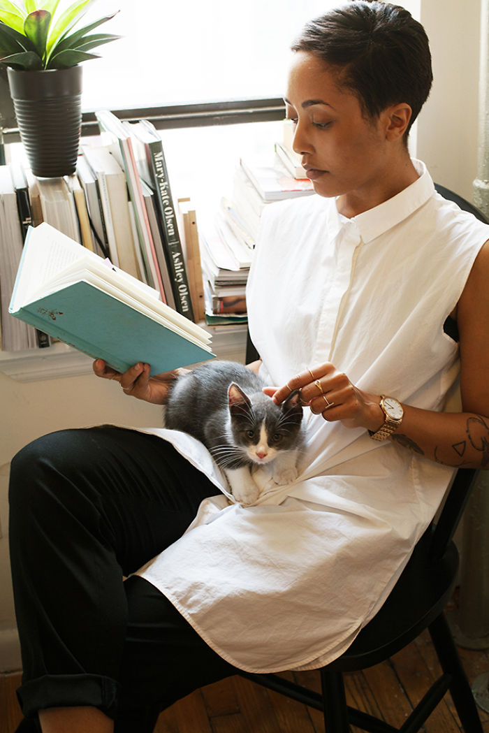 I Photograph Girls And Their Adopted Cats