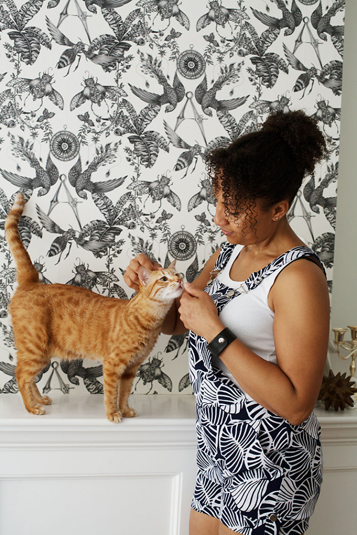 I Photograph Girls And Their Adopted Cats