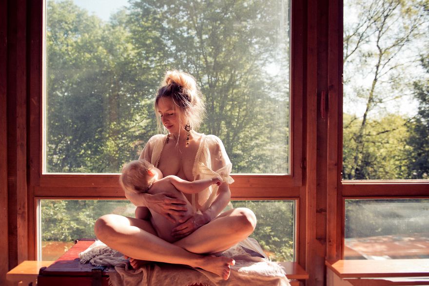 In Honor Of World Breastfeeding Week, I Took These Photos Of Beautiful Mothers