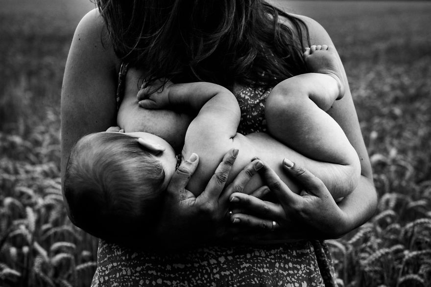 In Honor Of World Breastfeeding Week, I Took These Photos Of Beautiful Mothers In Honor Of World Breastfeeding Week, I Took These Photos Of Beautiful Mothers