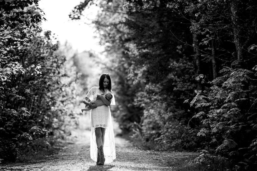 In Honor Of World Breastfeeding Week, I Took These Photos Of Beautiful Mothers