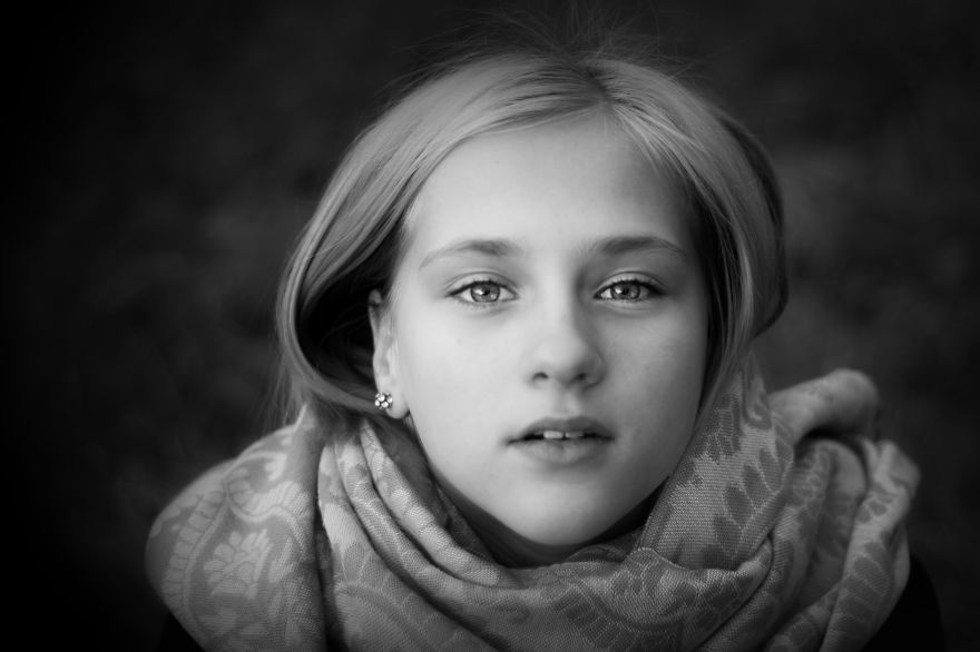 18-Year-Old Girl Takes Captivating Photos