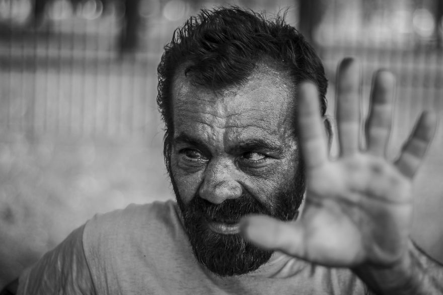 18-Year-Old Girl Takes Captivating Photos