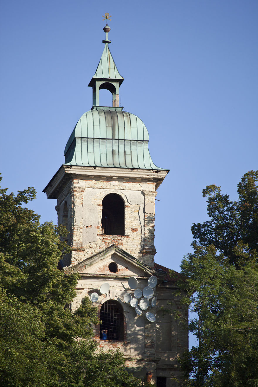 I Infect Cities With CCTVs And Satellite Dishes I Infect Cities With CCTVs And Satellite Dishes