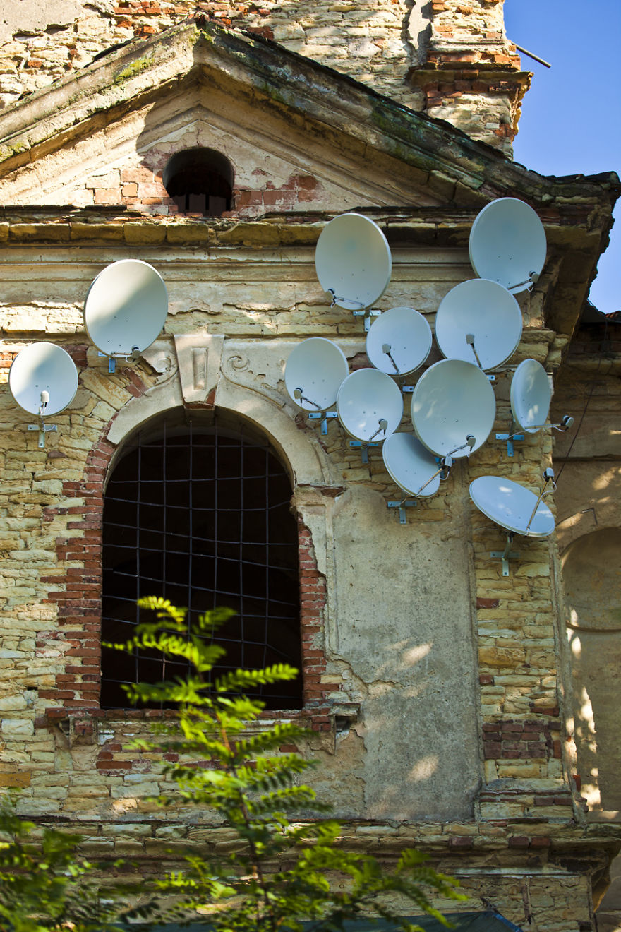 I Infect Cities With CCTVs And Satellite Dishes