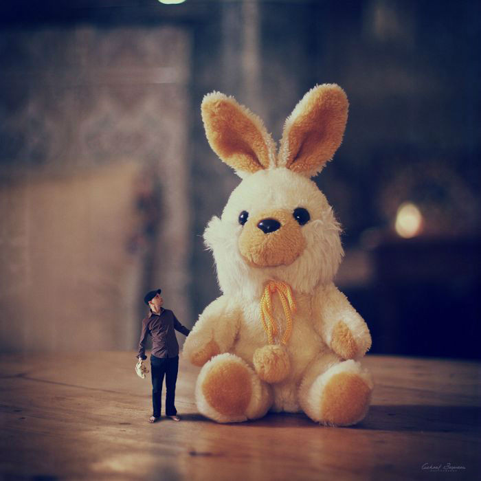 Photographer’s Adventures In A Miniature World