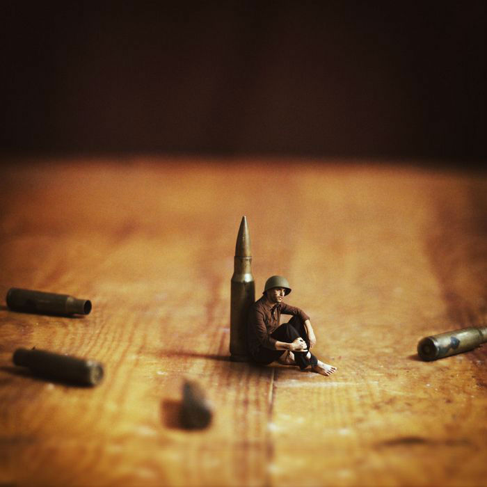 Photographer’s Adventures In A Miniature World