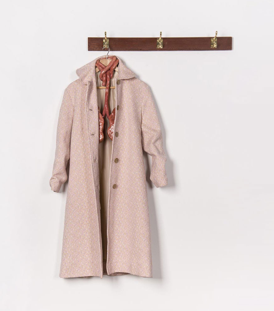 body-textures-art-installation-intimate-vestiges-fiona-roberts-14