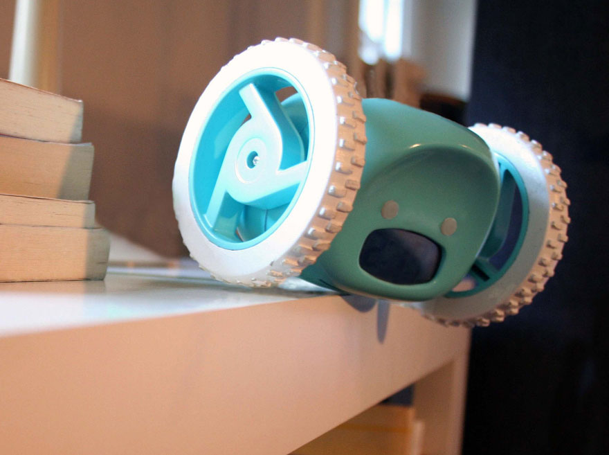 clocky-motorized-alarm-clock-nanda-home-46 clocky-motorized-alarm-clock-nanda-home-46