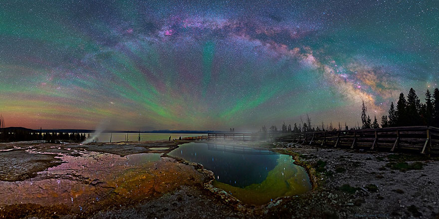 colorful-milky-way-photographs-yellowstone-park-2 colorful-milky-way-photographs-yellowstone-park-2