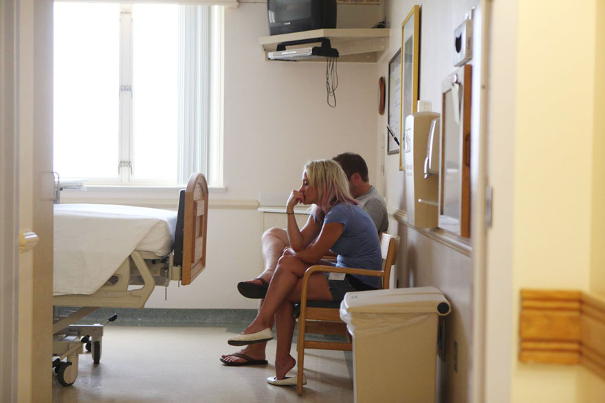 couple-meets-adopted-daughter-newborn-photography-kristen-prosser-13 couple-meets-adopted-daughter-newborn-photography-kristen-prosser-13