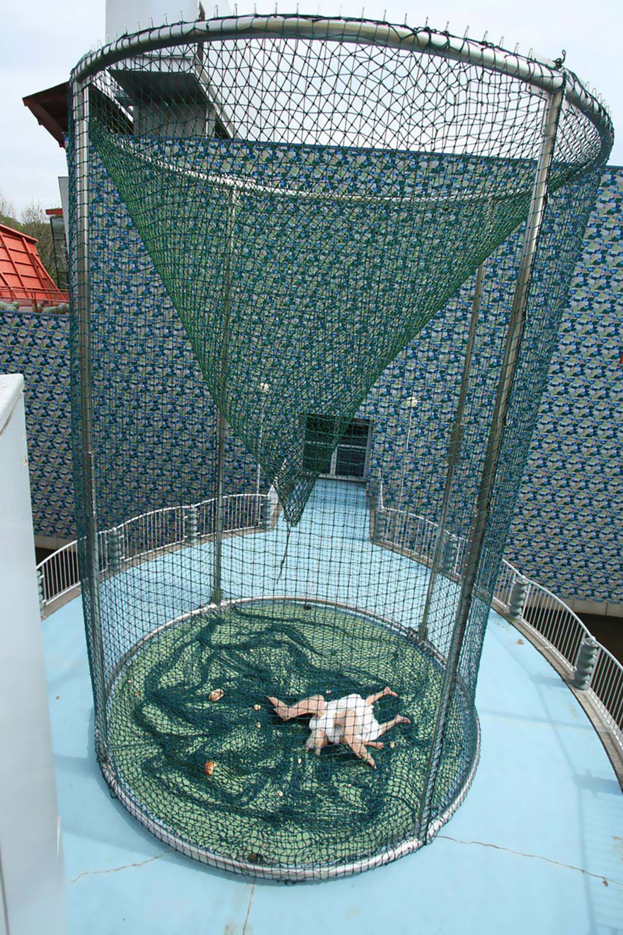 fallen-angel-sculpture-realistic-17 fallen-angel-sculpture-realistic-17